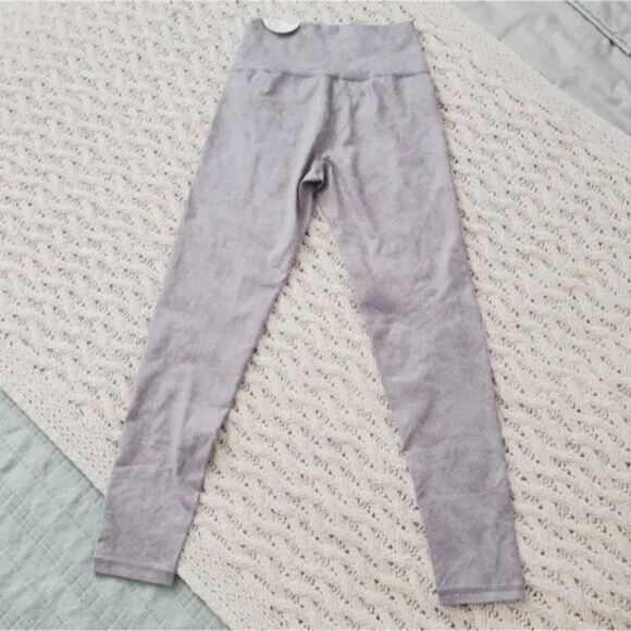 NWT AERIE Coated Faux Leather Light Mauve Limited Edition Leggings- M - Picture 2 of 8